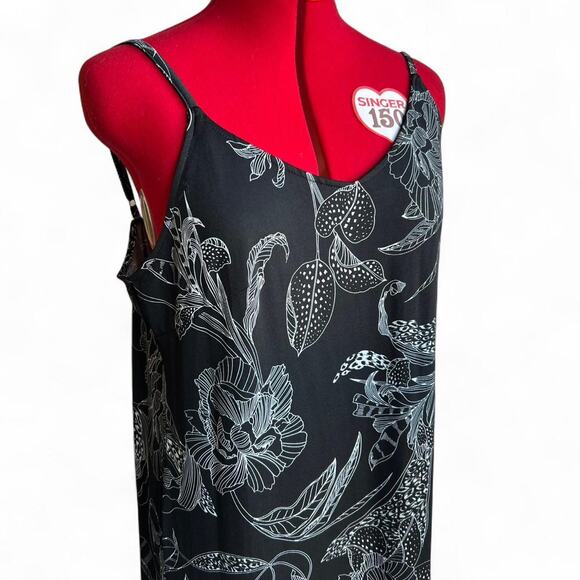 Other Dresses & Skirts - Skys The‎ Limit Black & White Floral Maxi Dress